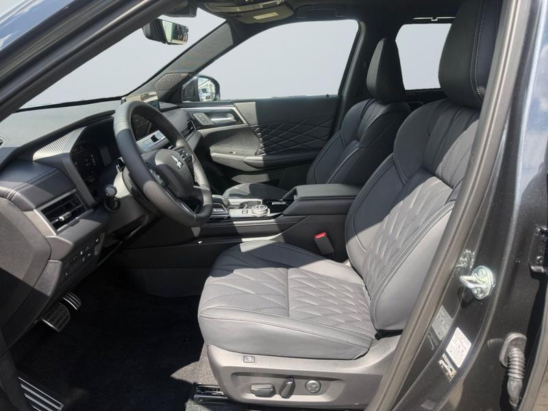 Mitsubishi Outlander · S-AWC Top