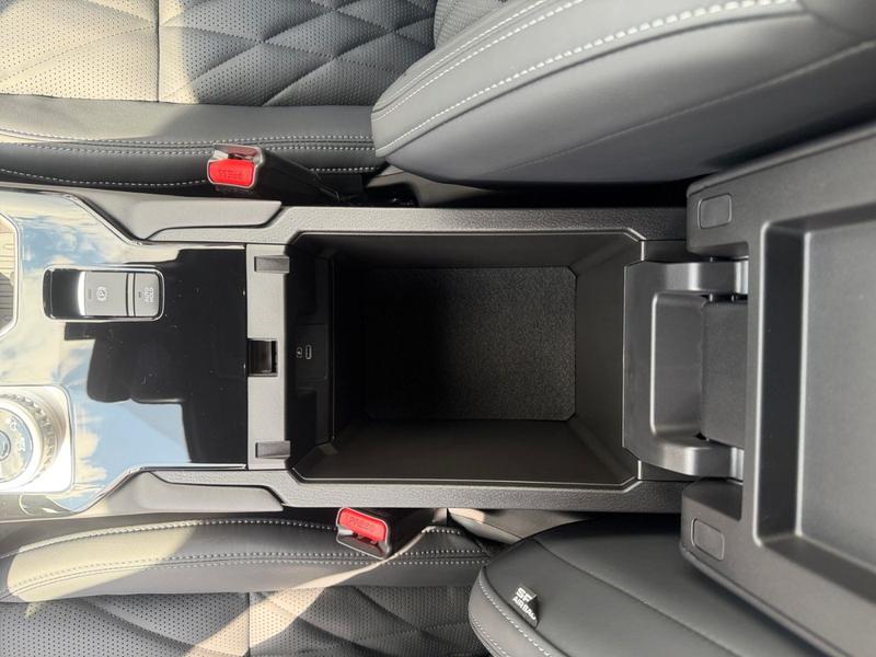 Mitsubishi Outlander · S-AWC Top · Bild 18