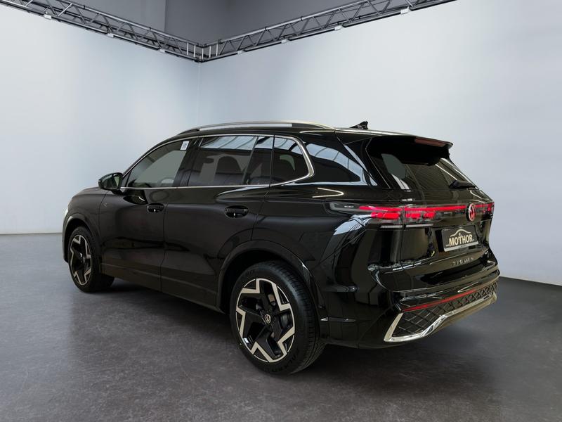 VW Tiguan · R-Line