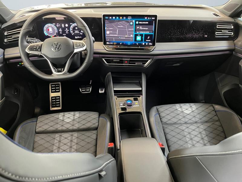 VW Tiguan · R-Line