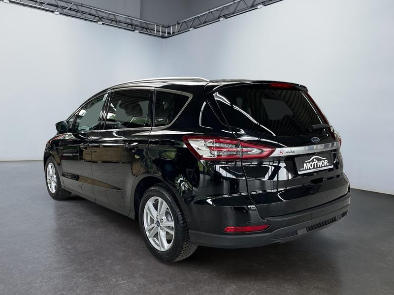 Ford S-Max · Titanium