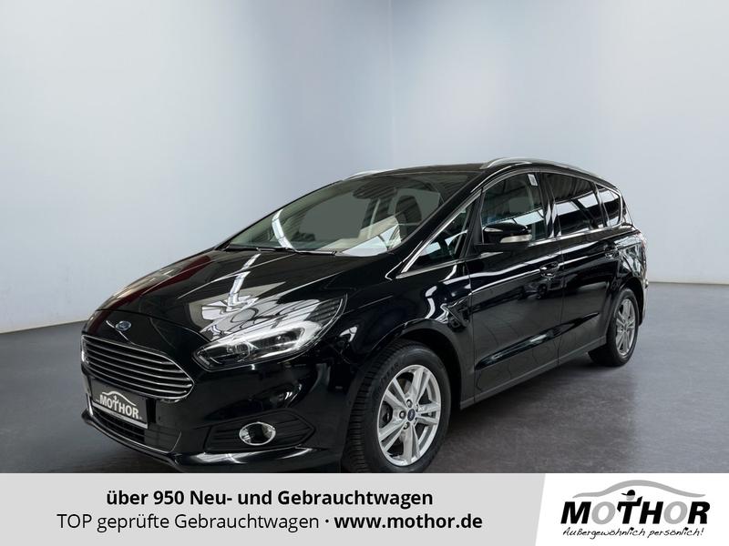 Ford S-Max · Titanium