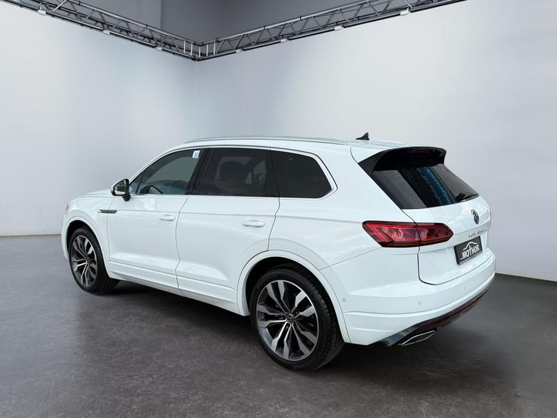 VW Touareg · R-Line