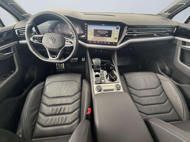 VW Touareg · R-Line