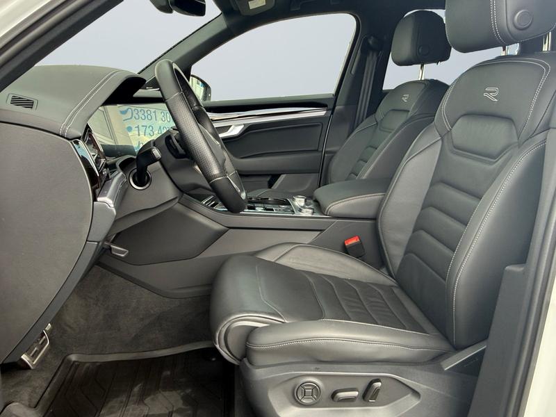 VW Touareg · R-Line