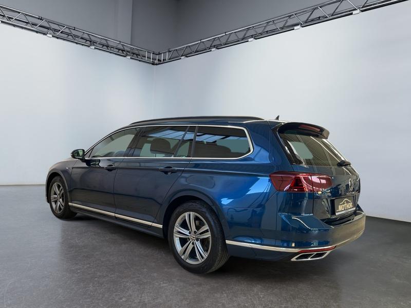 VW Passat Variant · R-Line