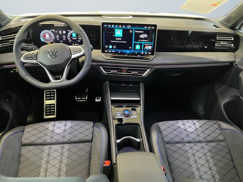 VW Tiguan · R-Line