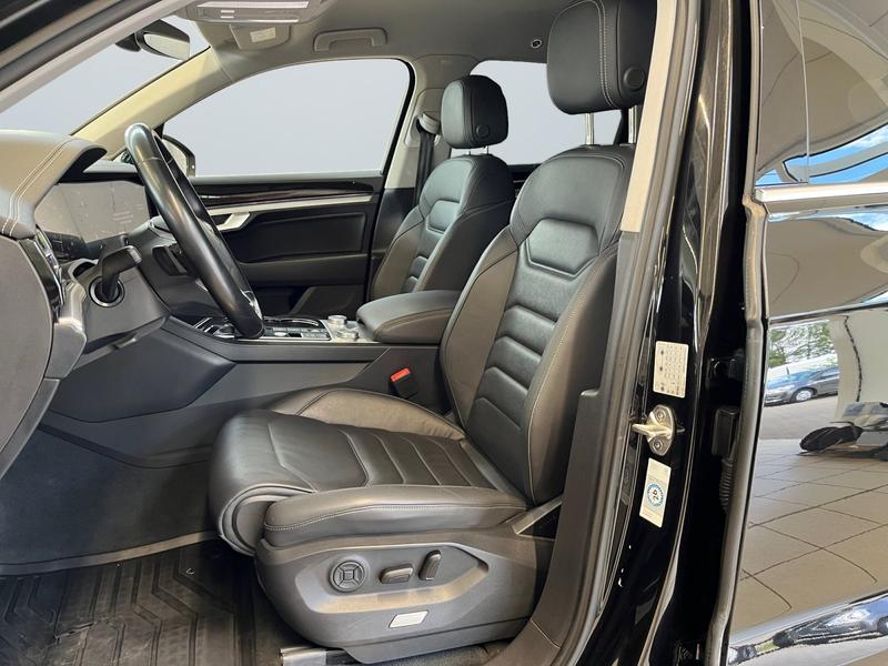 VW Touareg · Elegance
