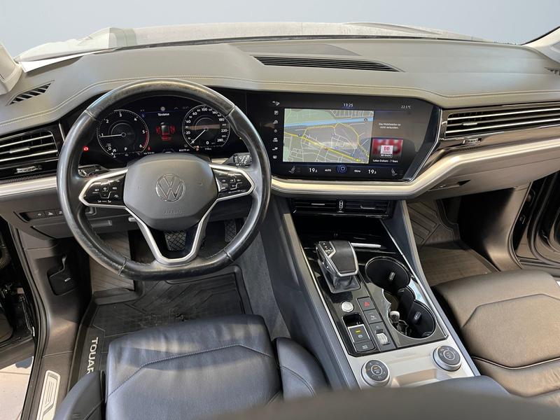 VW Touareg · Elegance