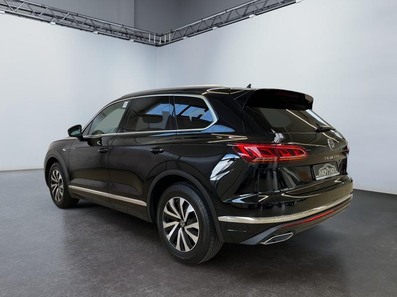 VW Touareg · Elegance