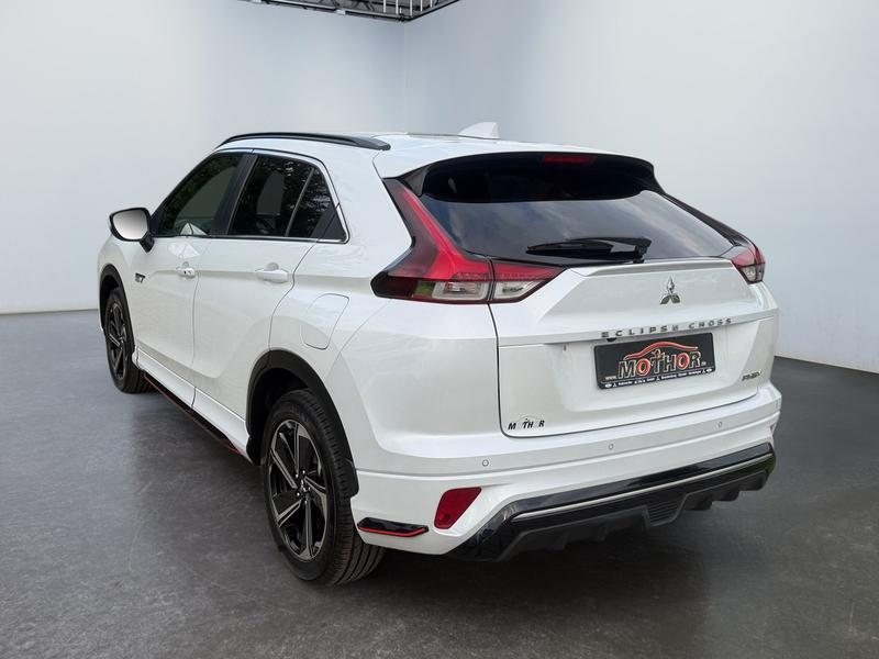 Mitsubishi Eclipse Cross · Top