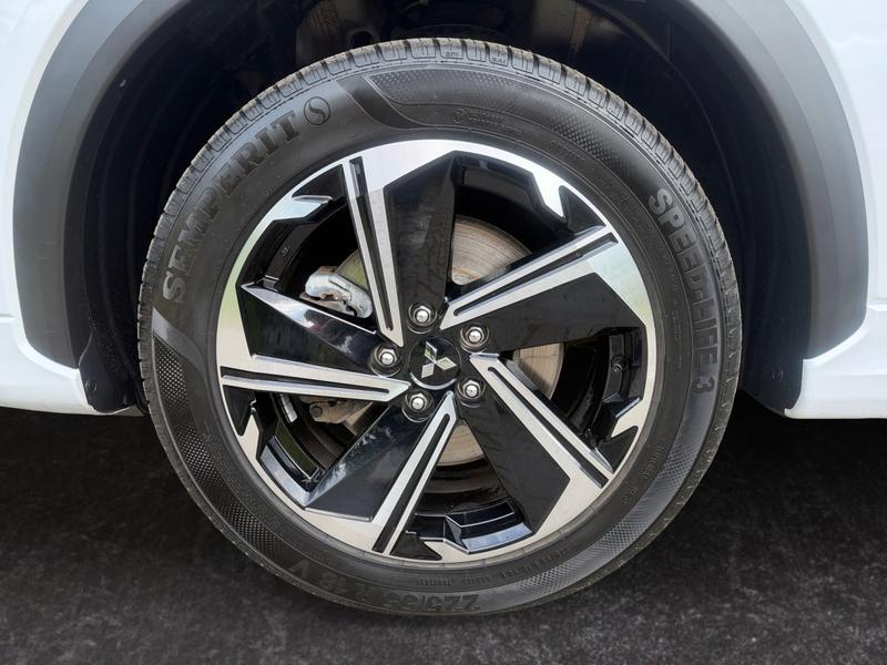 Mitsubishi Eclipse Cross · Top · Bild 15