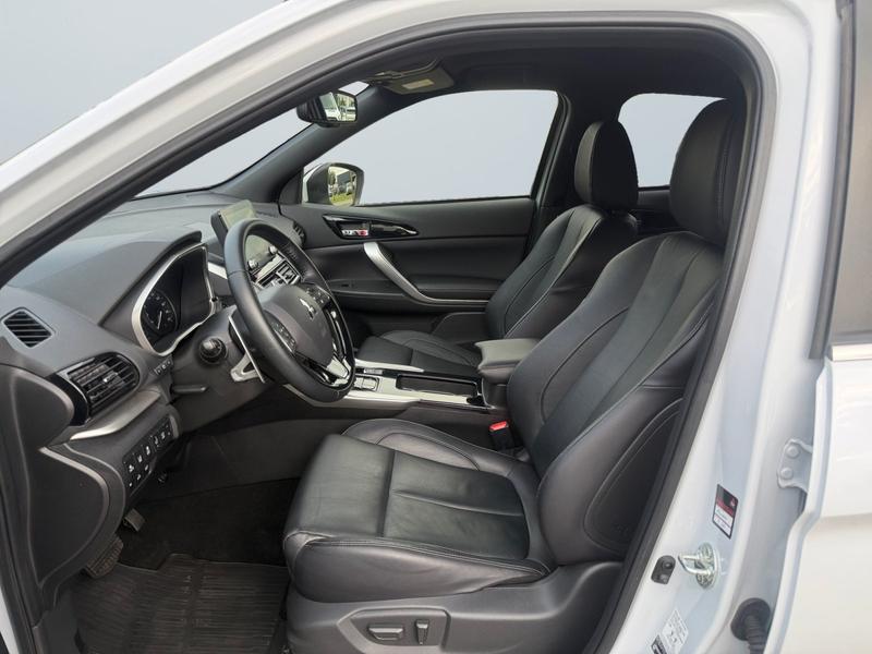 Mitsubishi Eclipse Cross · Top