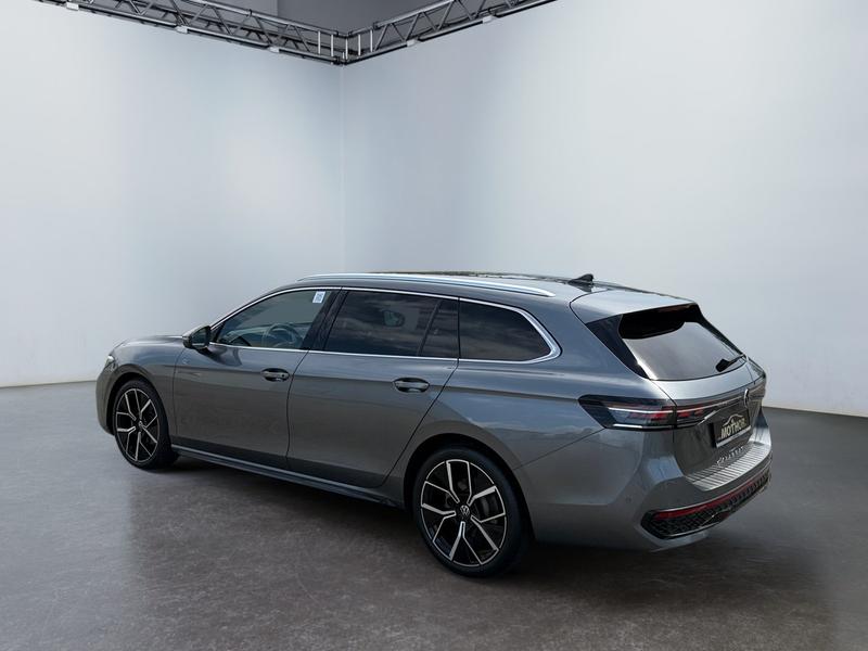 VW Passat Variant · R-line