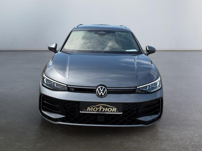 VW Passat Variant · R-line