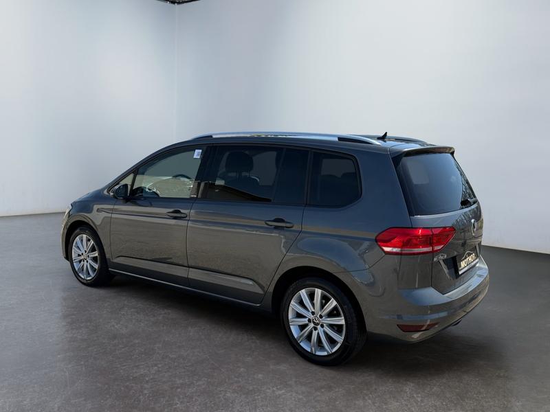 VW Touran · United