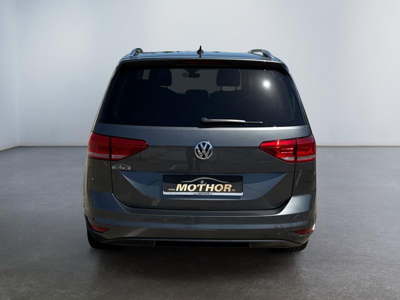 VW Touran · United