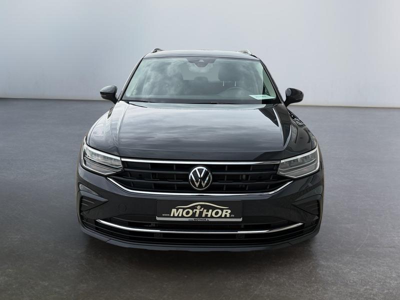 VW Tiguan · Move