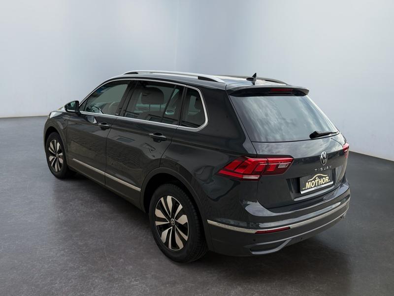 VW Tiguan · Move