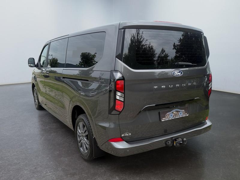 Ford Tourneo Custom · Titanium 320 L2 FWD