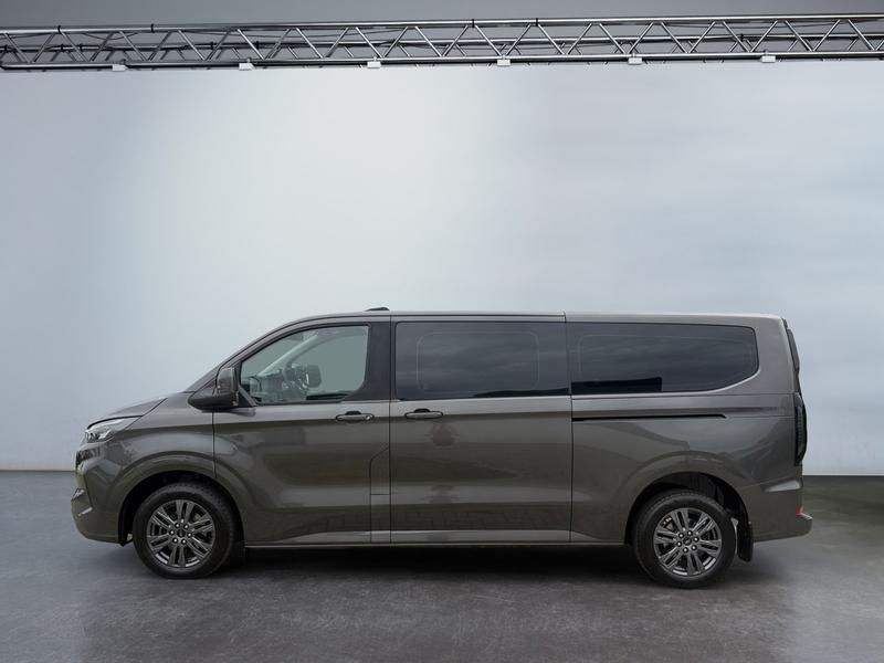 Ford Tourneo Custom · Titanium 320 L2 FWD