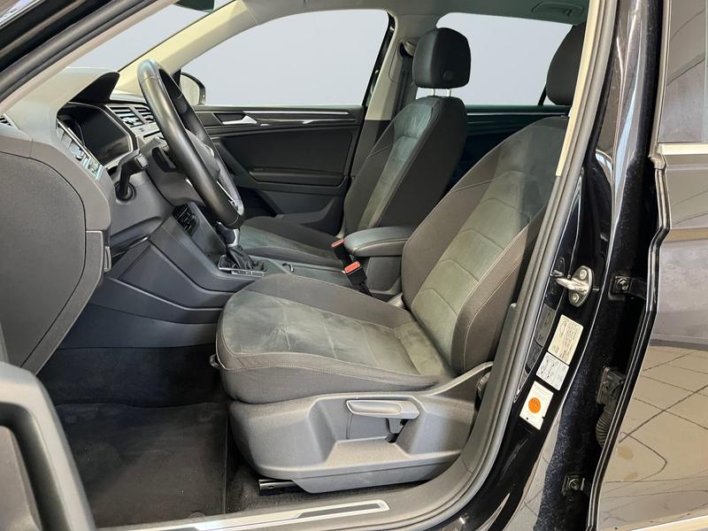 VW Tiguan · Elegance