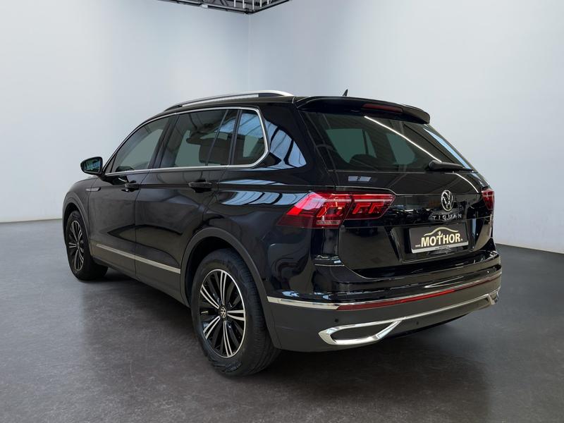 VW Tiguan · Elegance