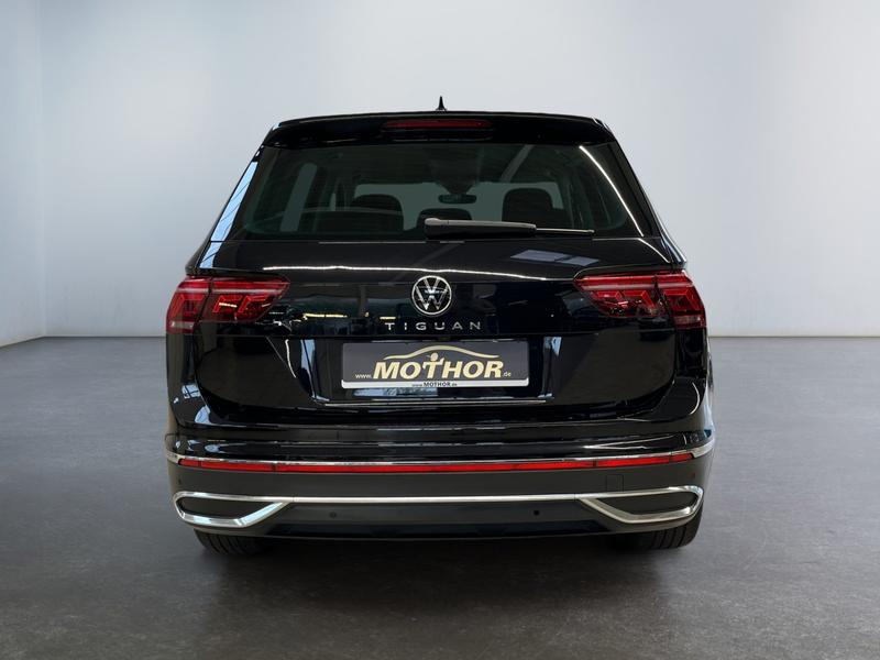 VW Tiguan · Elegance