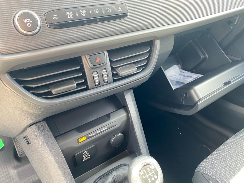 Ford Transit Courier · Trend · Bild 18