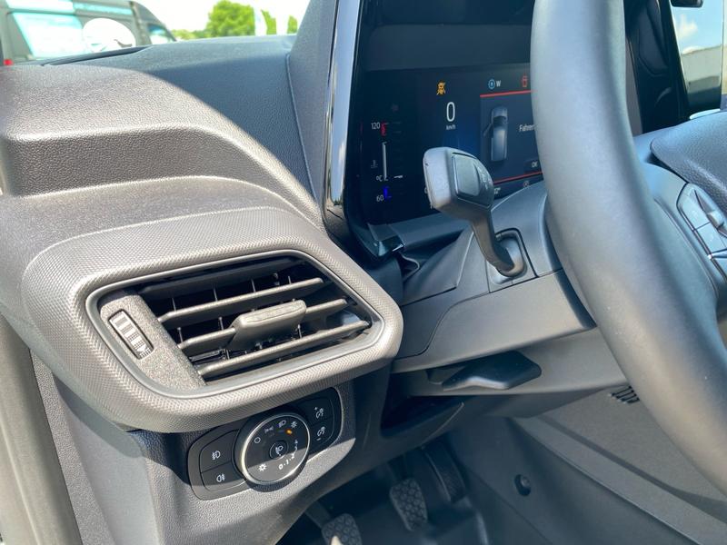 Ford Transit Courier · Trend · Bild 16