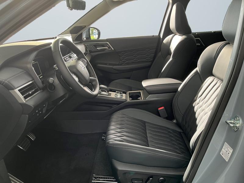 Mitsubishi Outlander · PHEV Top
