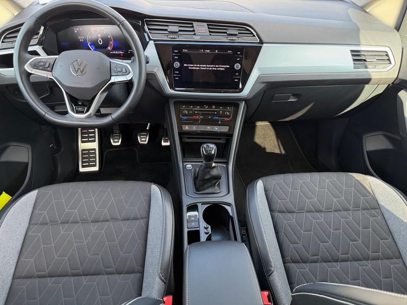 VW Touran · Goal