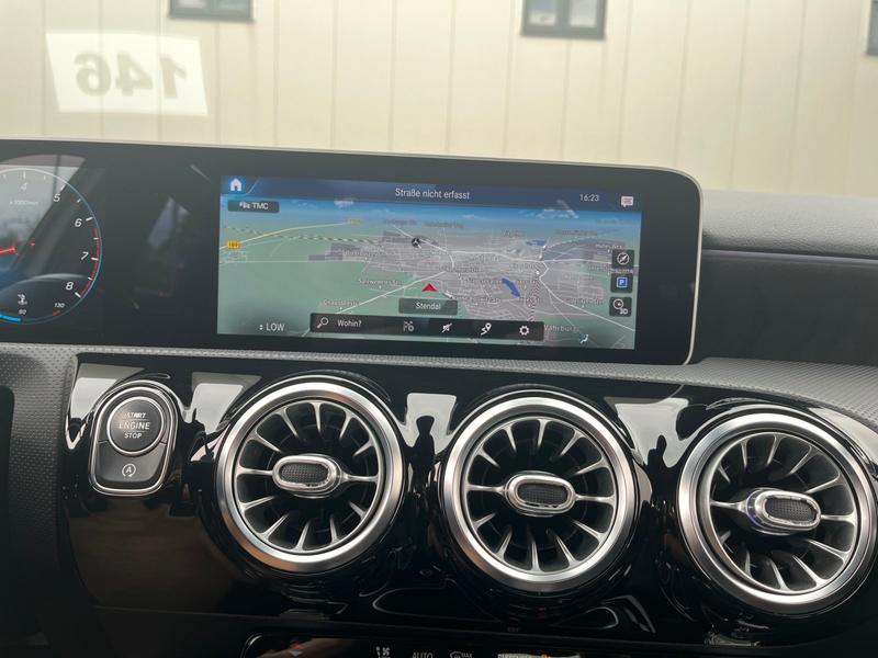Mercedes-Benz A 180 · AMG Line · Bild 13