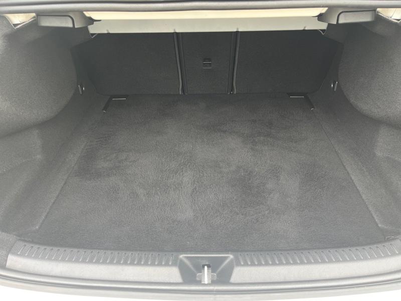 Mercedes-Benz A 180 · AMG Line · Bild 14