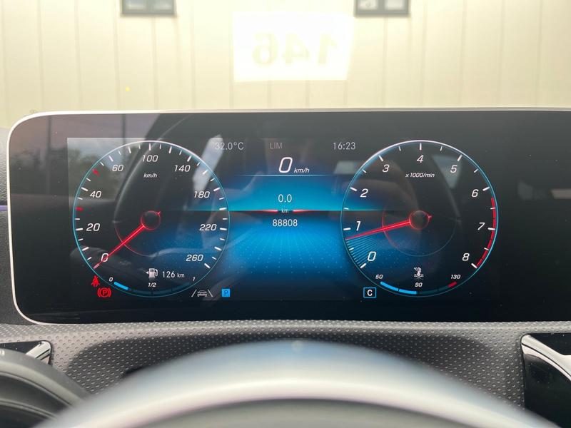 Mercedes-Benz A 180 · AMG Line · Bild 12