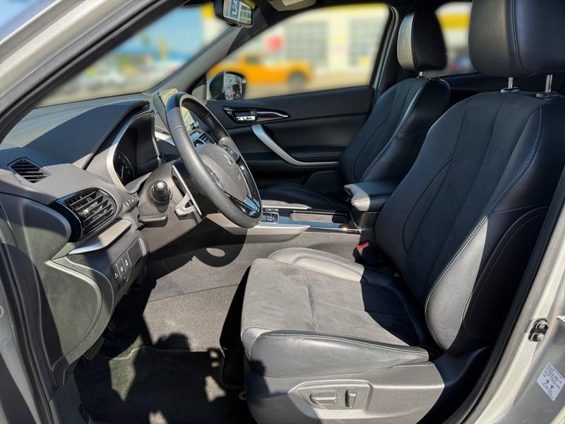 Mitsubishi Eclipse Cross · Plus