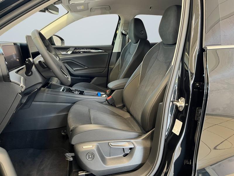 VW Tiguan · Elegance