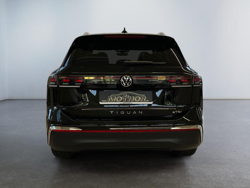 VW Tiguan · Elegance
