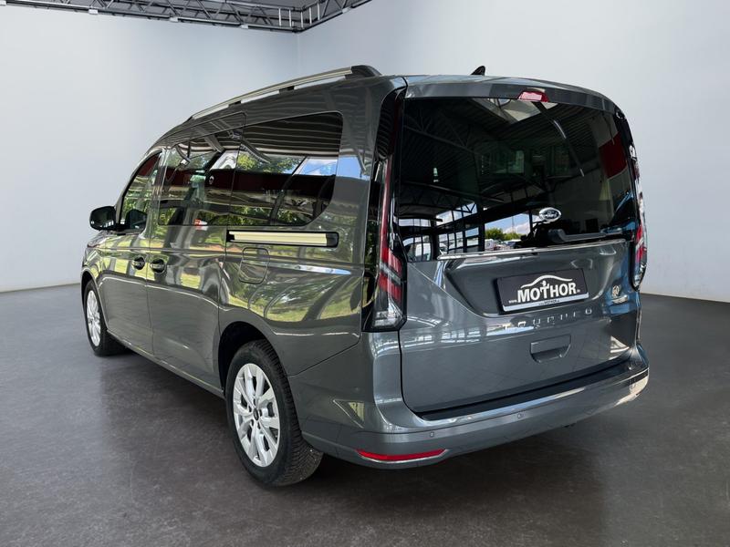 Ford Grand Tourneo · Titanium