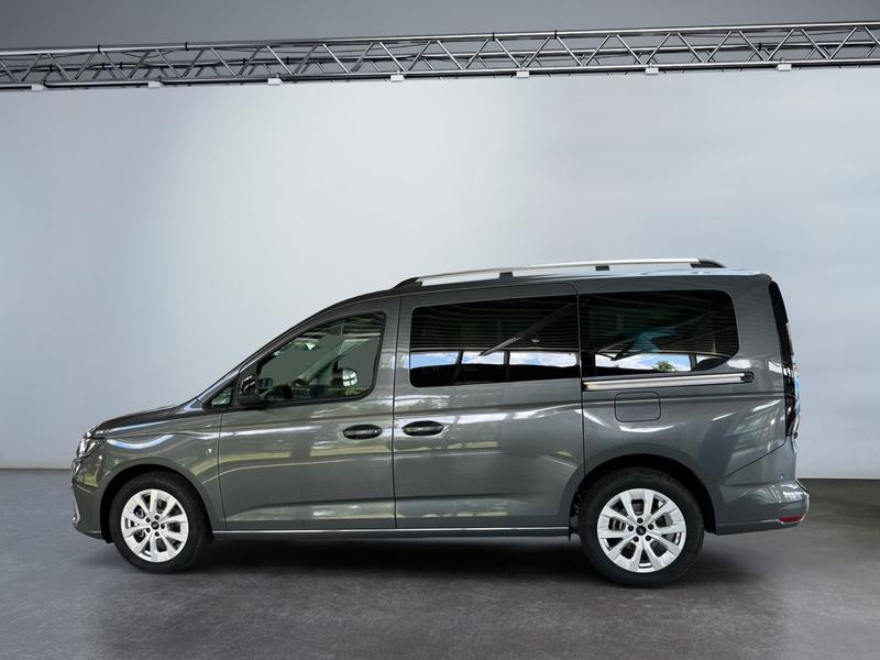 Ford Grand Tourneo · Titanium