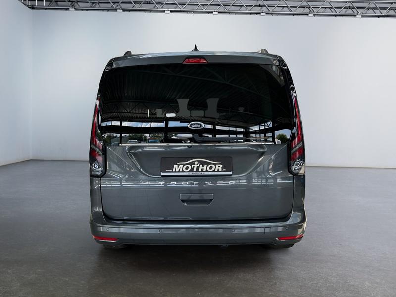 Ford Grand Tourneo · Titanium