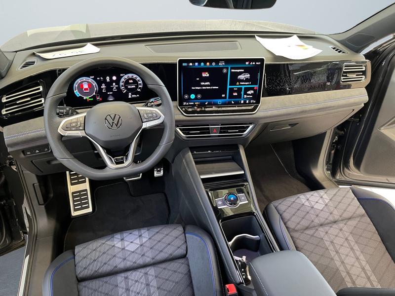 VW Tiguan · R-Line