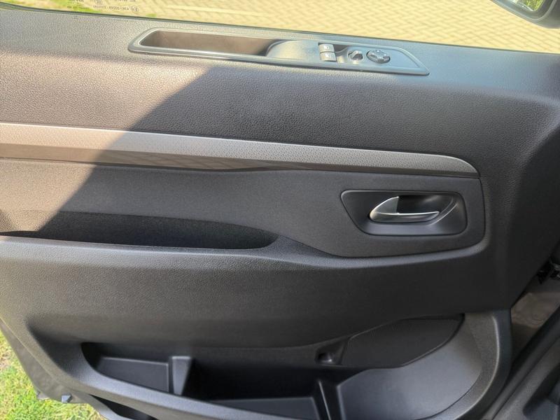 Citroen Spacetourer · Feel M · Bild 16