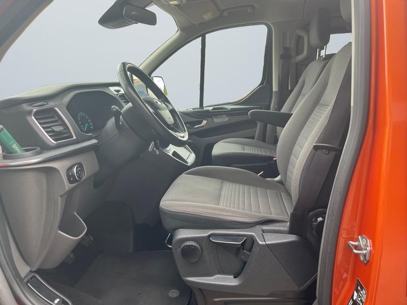 Ford Tourneo Custom · Titanium