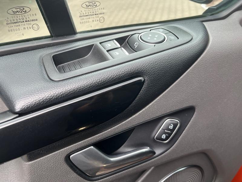 Ford Tourneo Custom · Titanium · Bild 19