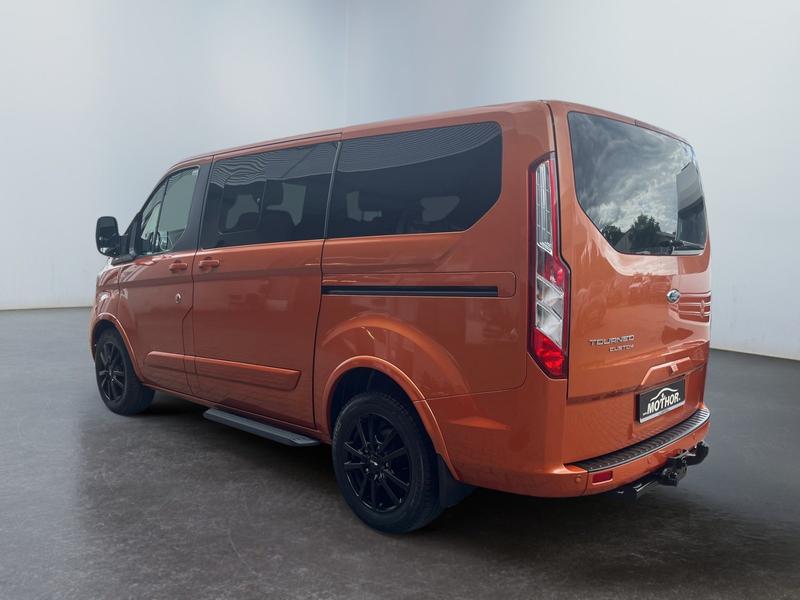 Ford Tourneo Custom · Titanium