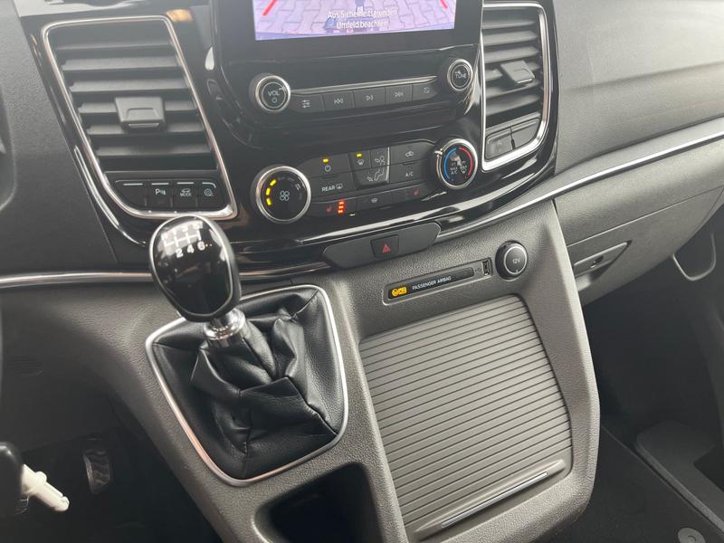 Ford Tourneo Custom · Titanium · Bild 9