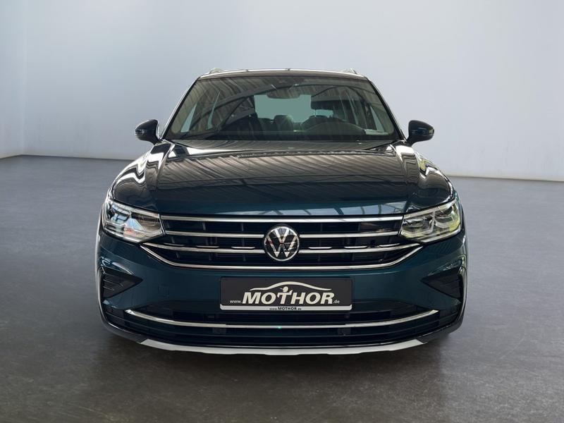 VW Tiguan · Elegance