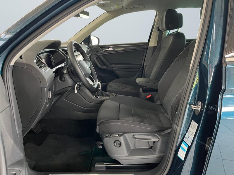 VW Tiguan · Elegance