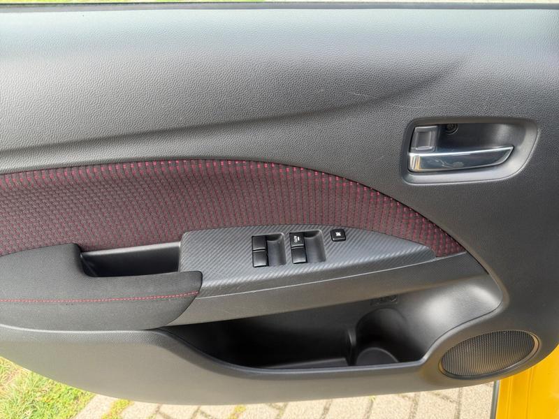 Mitsubishi Space Star · Select+ BLACK · Bild 16